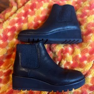 Eileen Fisher Chelsea Wedge Washed Leather Bootie size 8